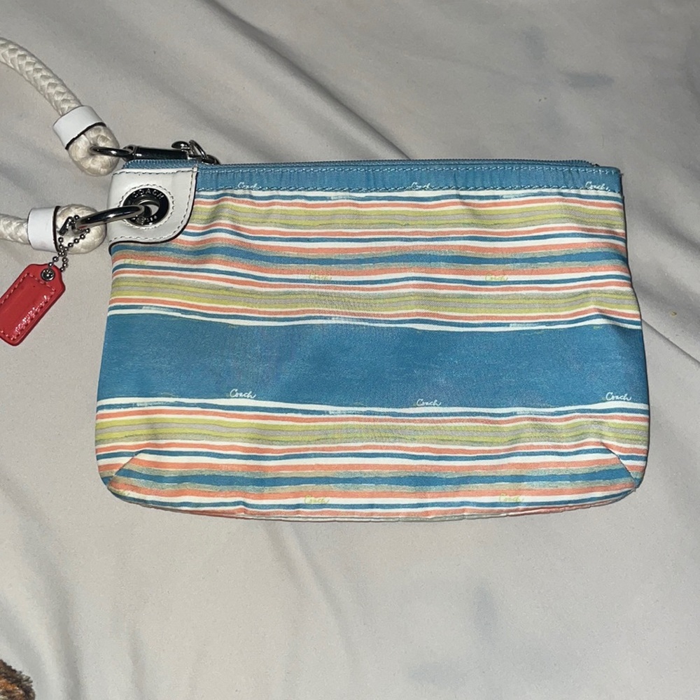 Beach coach clutch